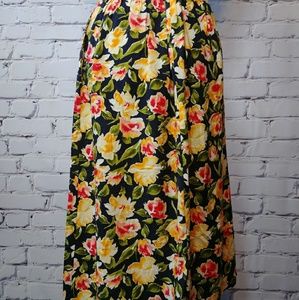 ***SOLD*****Beautiful 80s/90s, Floral Midi Skirt